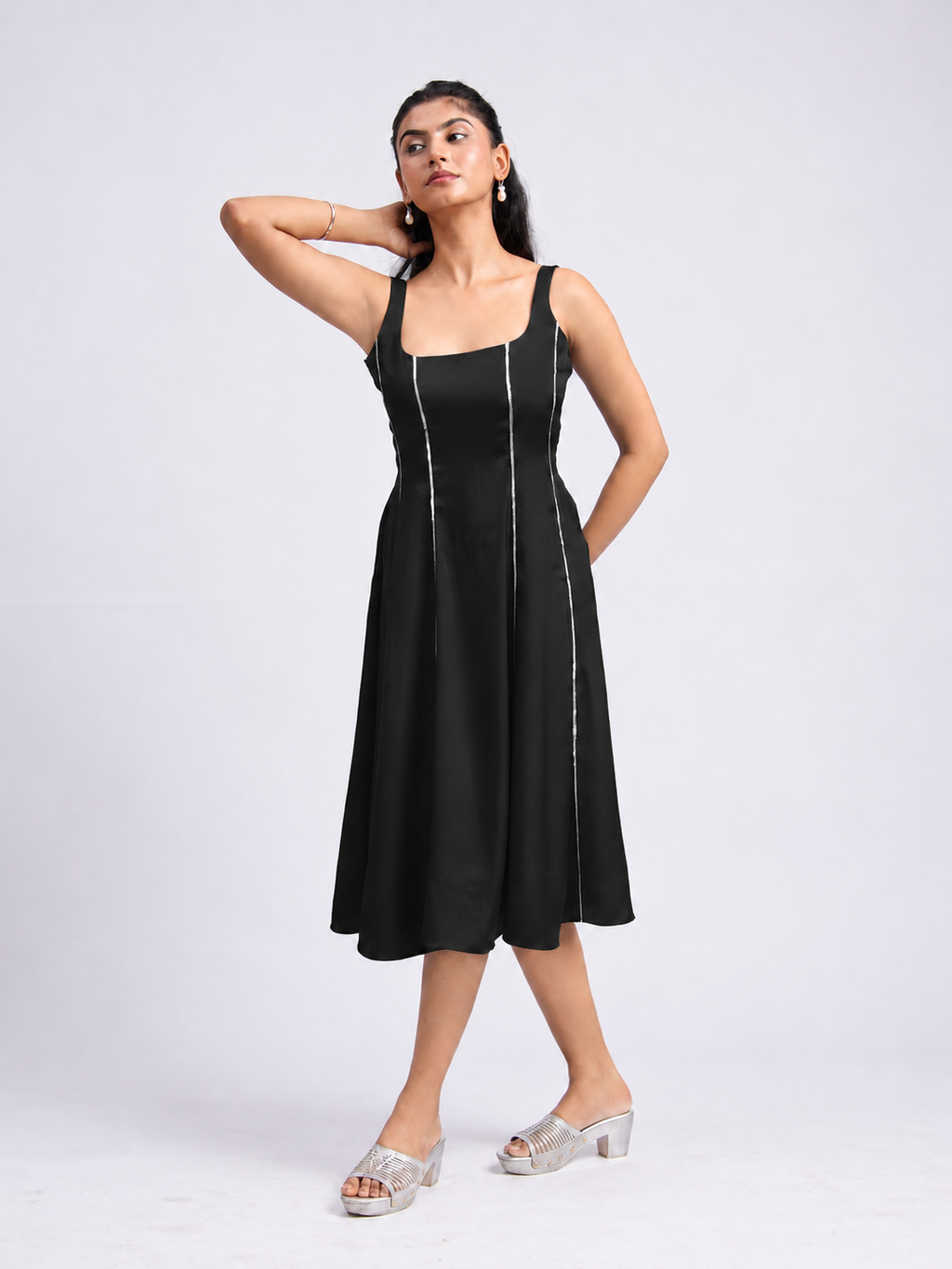 Solae Blair Midi Dress in Black