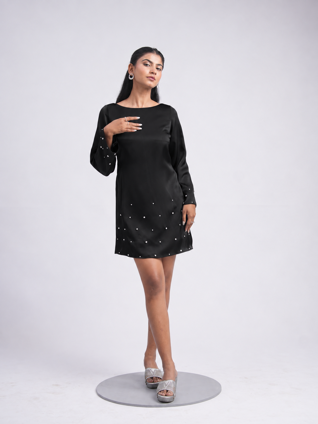 Solae Breeze Midi Dress in Black