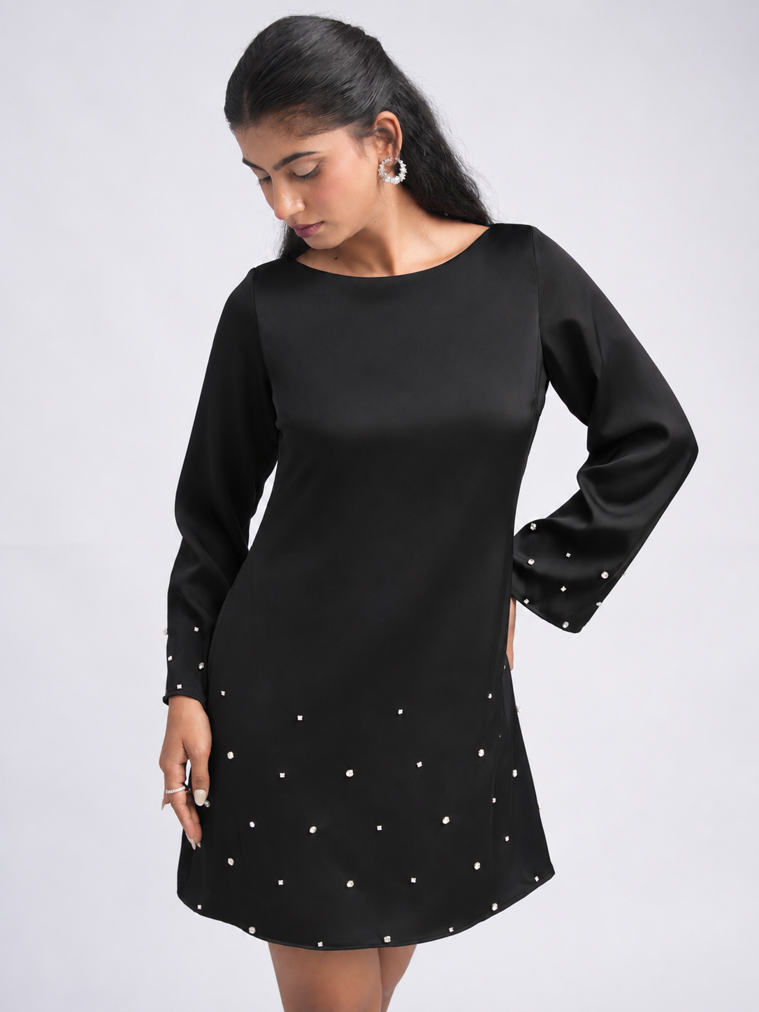 Solae Breeze Midi Dress in Black