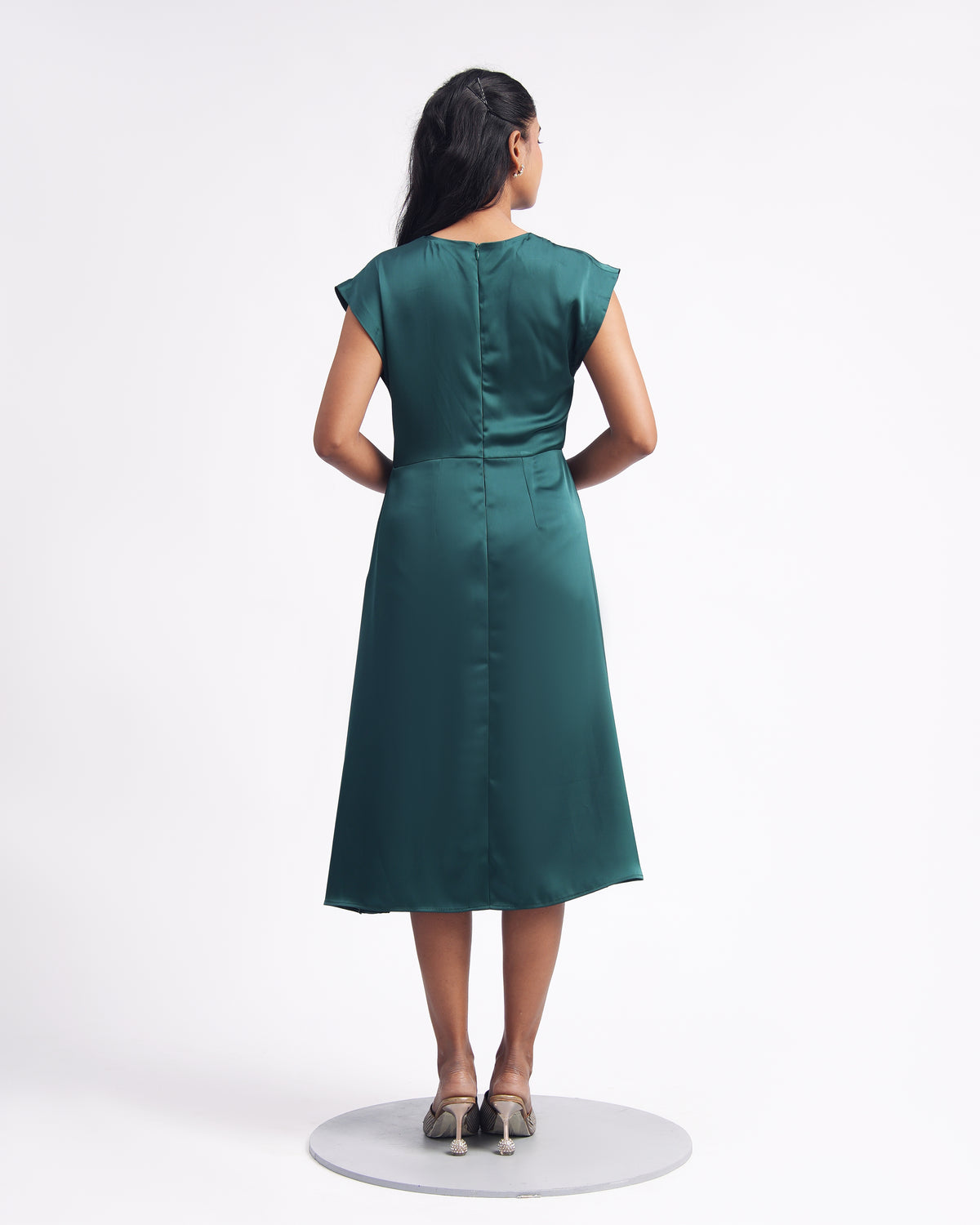 Solae Ripple Midi Dress in Emerald Green